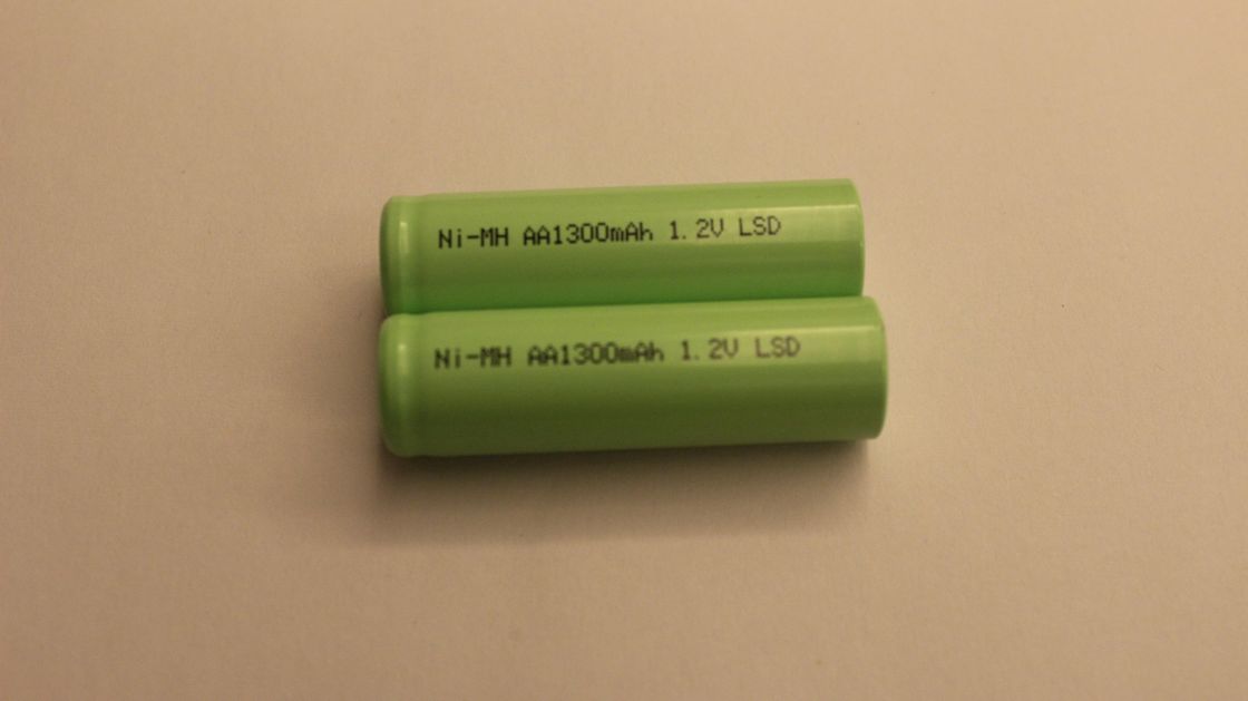 Χαμηλή απαλλαγής 1300mAh 1.2V πράσινη ενέργεια μπαταριών Αντιαεροπορικού Πυροβολικού nimh επανακαταλογηστέα